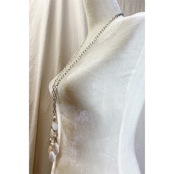 Long Silver chain with stone mother of Pearl shell dangle tassel pendant - Picture 2 of 6